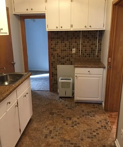 1722 Grand Ave S — Photo 20