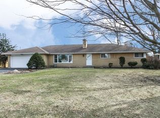 3 E Stonegate Dr, Prospect Heights, IL 60070