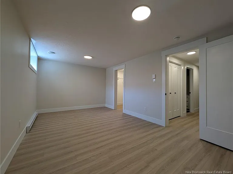 148 Ernest St — Photo 5