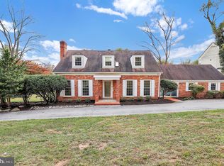 9425 Falls Rd, Potomac, MD 20854