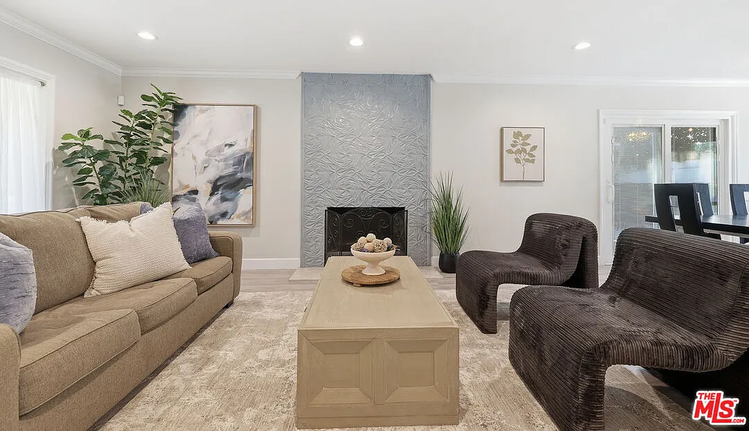 4 bed, 3.0 bath, 2278 sqft, $7,800 — Photo 4
