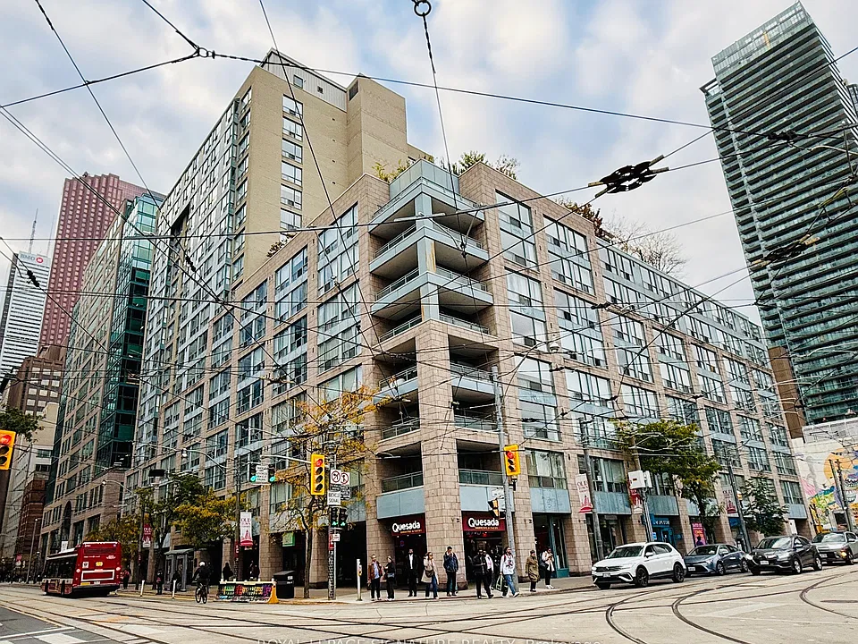92 King St E #309