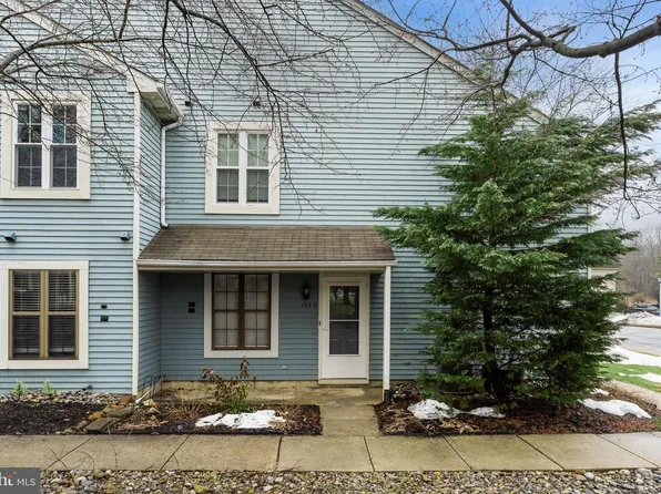155 Bradford Ct, Mount Laurel, NJ 08054