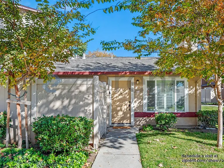 686 Whitewater Ct — Photo 2