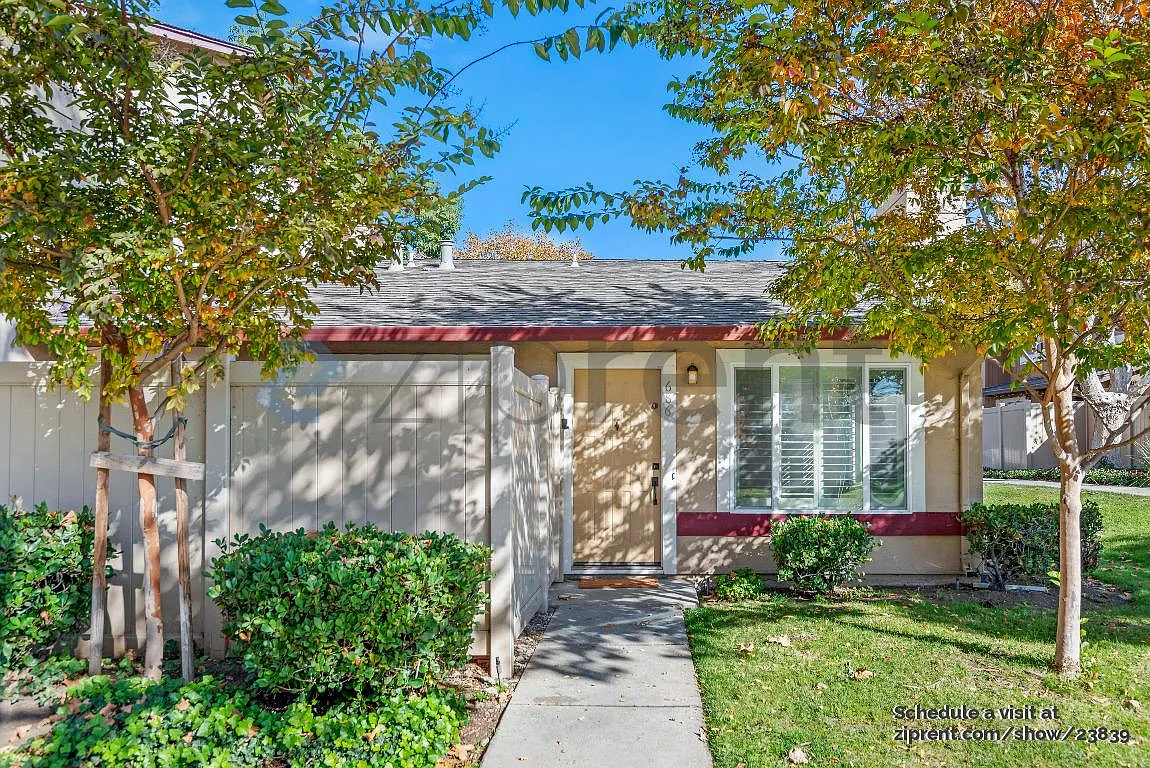 Building Photo - 686 Whitewater Ct