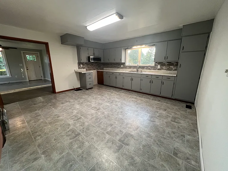 7270 Stringtown Rd — Photo 3