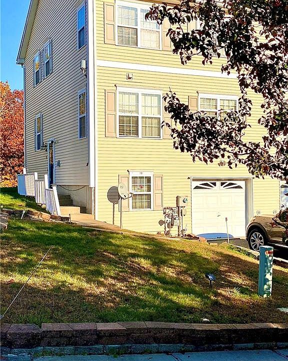 1st image of 19 Evan Ct