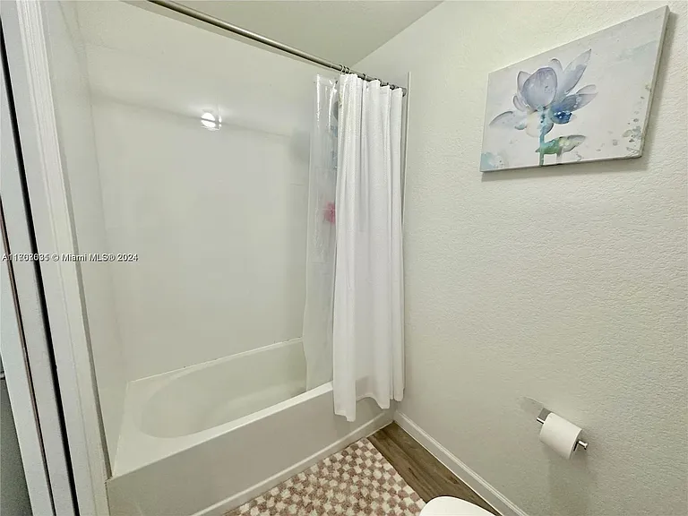 634 SW 3rd Ave — Photo 8