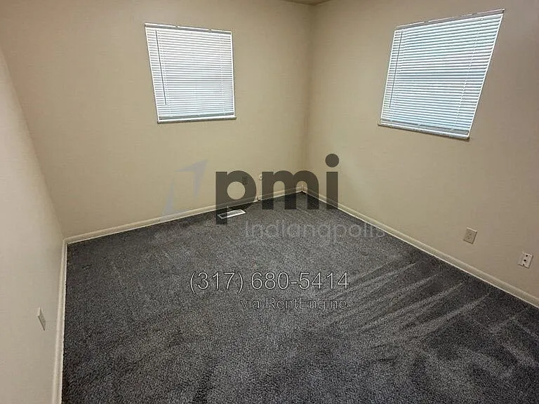 228 S Green St #B — Photo 11