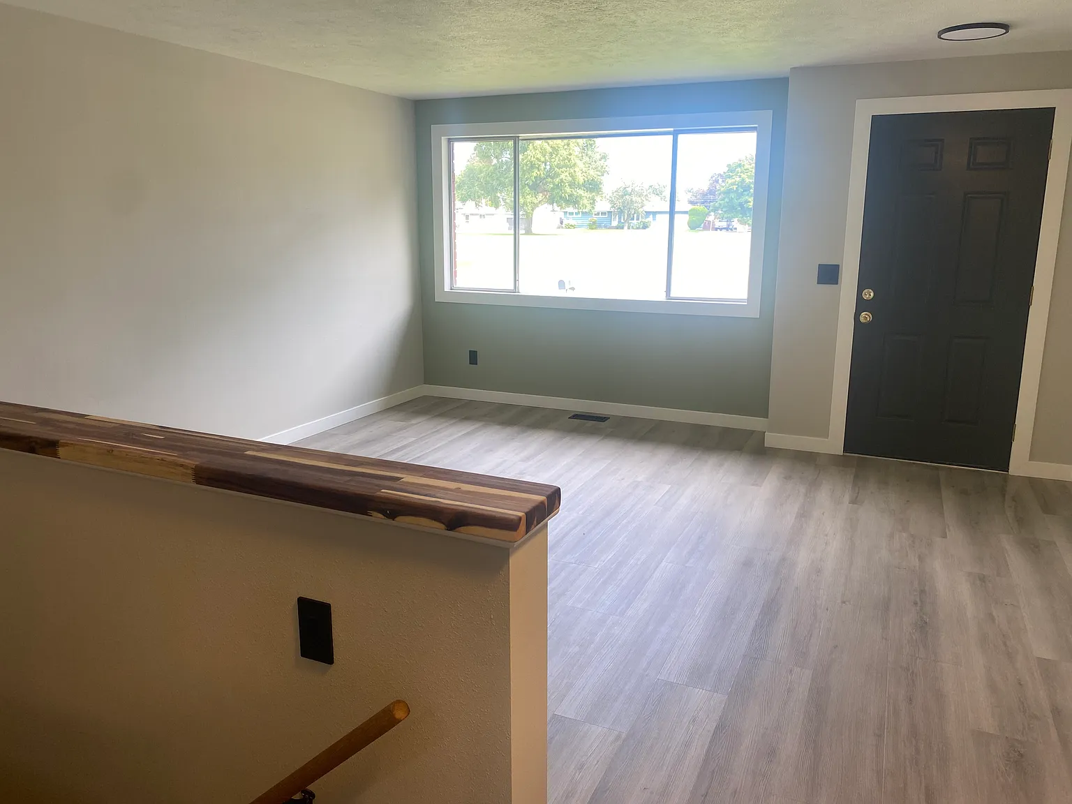 3 bed, 1664 sqft, $2,100 — Photo 1