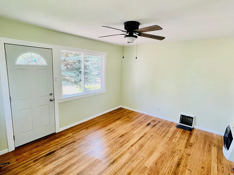 1541 Meade Ave #1 — Photo 3