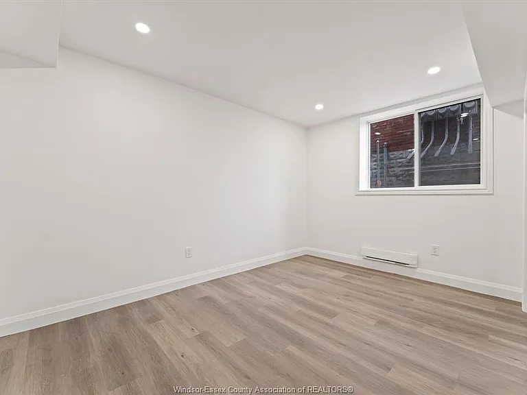 702 Pierre Ave #6 — Photo 8