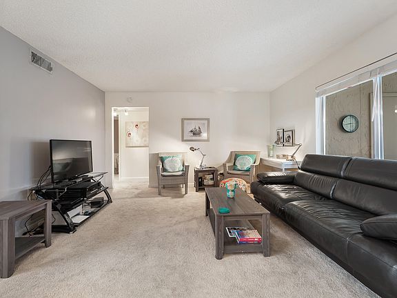 3rd image of 429 Pine Glen Lane #D-2