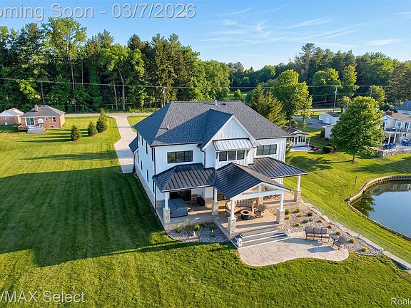 4th image of 2208 Grove Park Rd