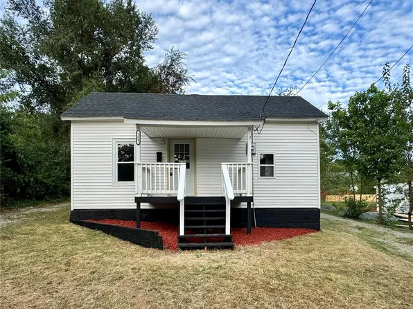 709 Andrews St, Fredericktown, MO 63645