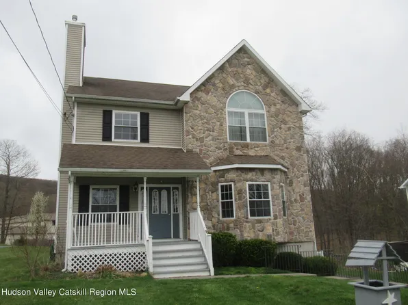 9 Hilltop Lane, Highland, NY 12528