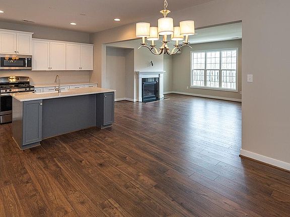 4th image of 4212 Greenview