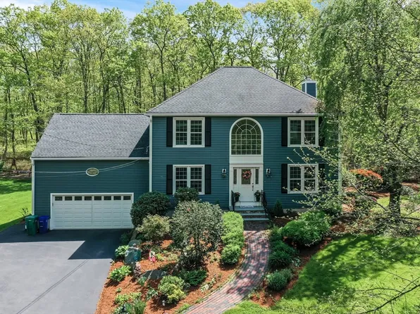8 Rock Rd, Attleboro, MA 02703