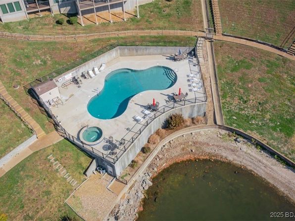139 Barba Le Ln #2D, Lake Ozark, MO 65049