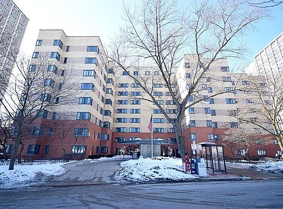 2nd image of 5060 N Marine Dr APT C4