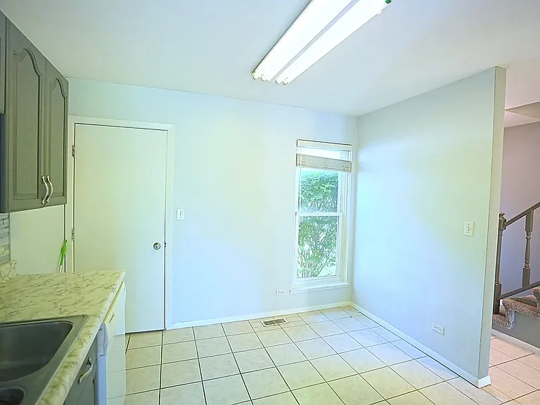 2684 Waterford Ct — Photo 11