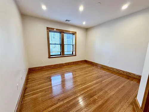 67 River St #3 Photo 1