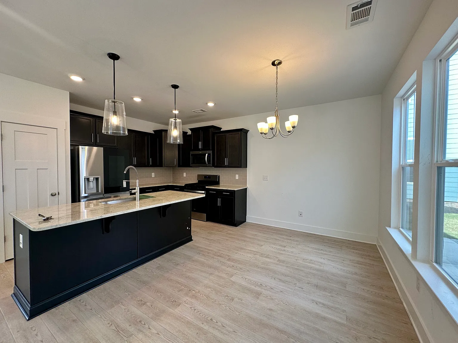 143 Founders Blvd — Photo 2