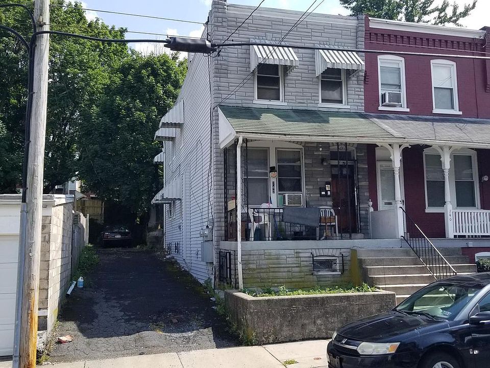 2nd image of 742 E Marion St