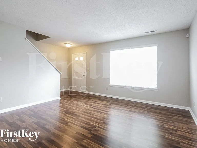 7222 Mars Dr — Photo 3