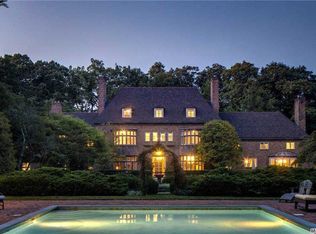 38 Arden Ln, Port Washington, NY 11050