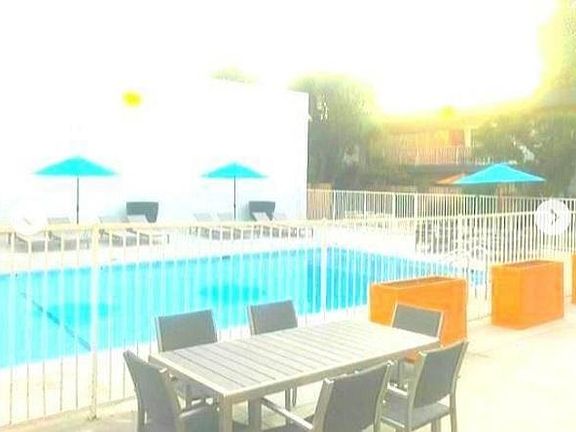5th image of 17938 Burbank Blvd #117