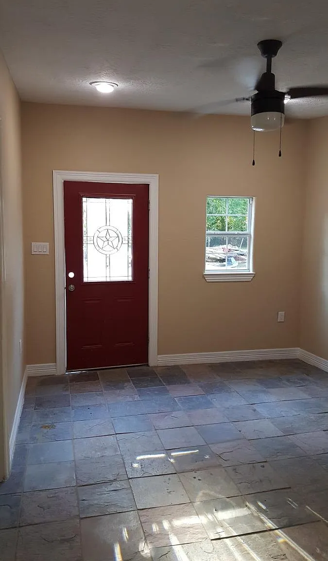 816 E Wallisville Road — Photo 3