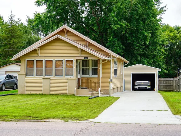 3516 Floyd Blvd, Sioux City, IA 51108