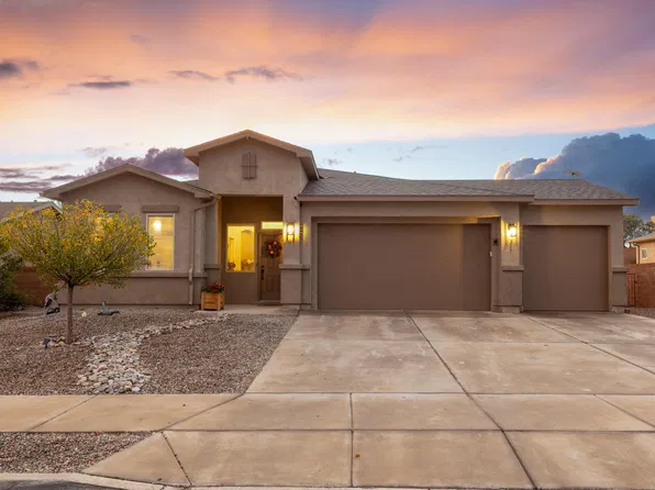 517 Landing Ct NE, Rio Rancho, NM 87124