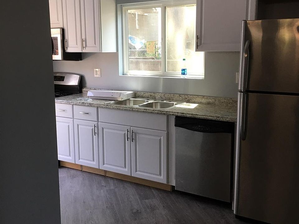 2nd image of 4922 1/2 Genevieve Ave