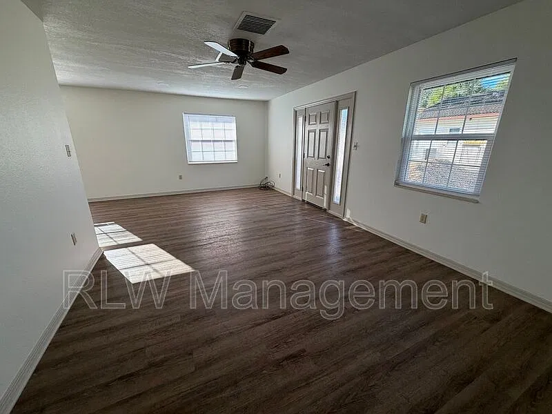 1 bed, 1.0 bath, 1400 sqft, $1,400 — Photo 3