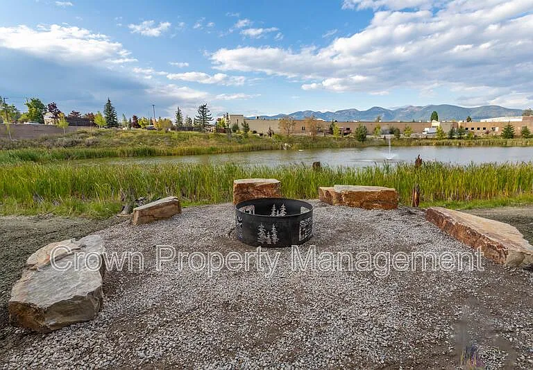 317 Akers Ln #G — Photo 61