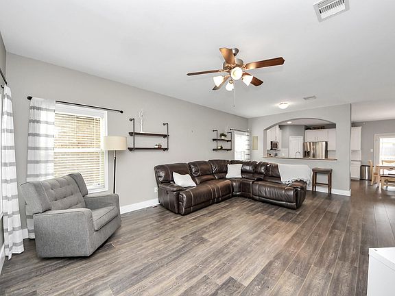 2nd image of 8126 Nagy Hill St