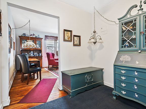2nd image of 5 Burbank St APT 2A