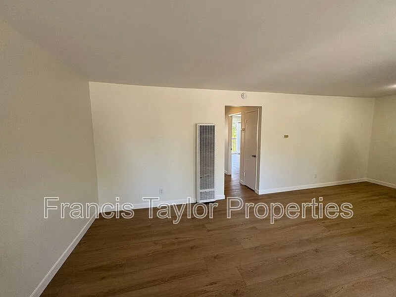 2 bed, 2.0 bath, 800 sqft, $2,195 — Photo 3