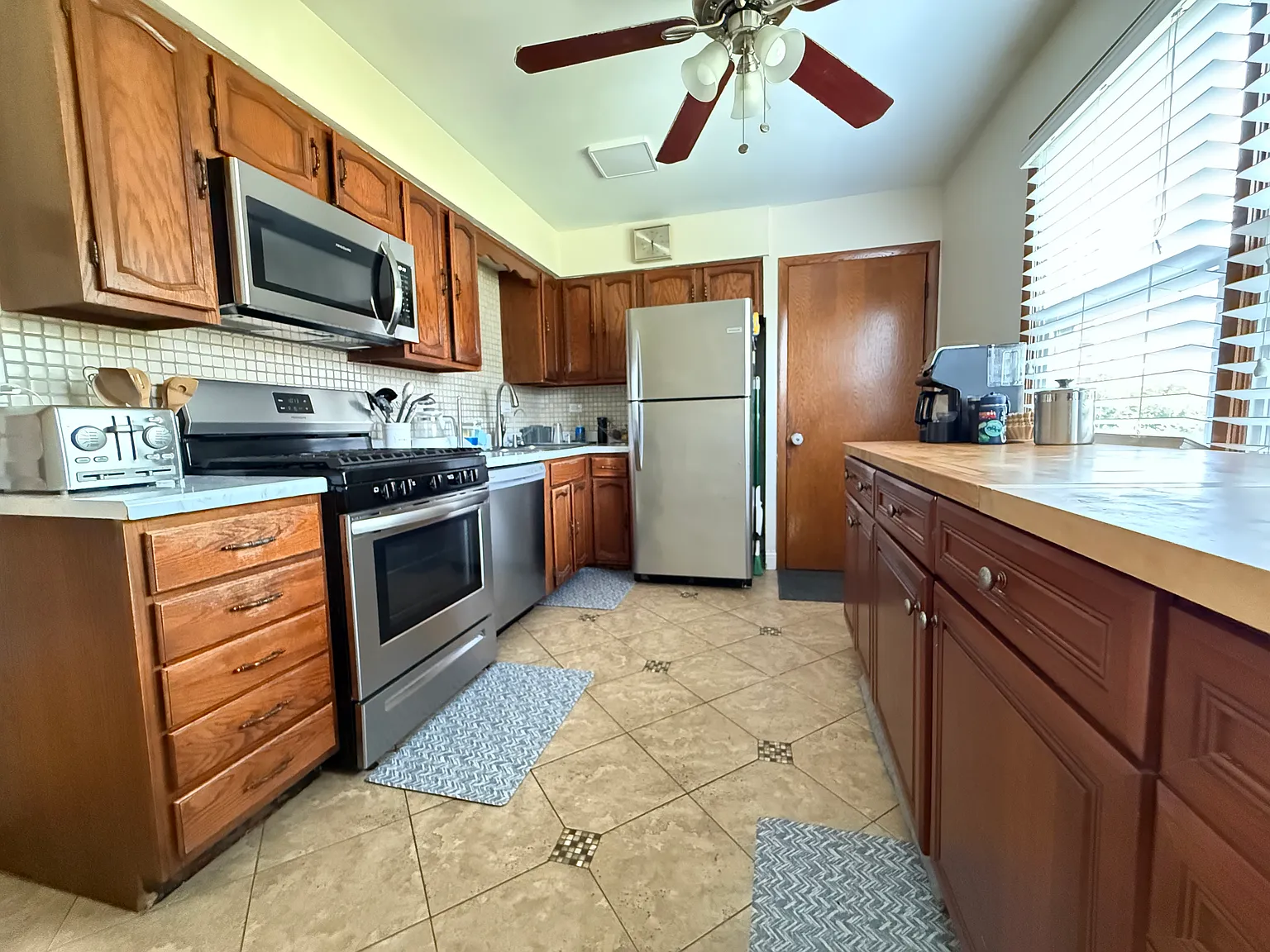 1202 E Ardyce Ln — Photo 4