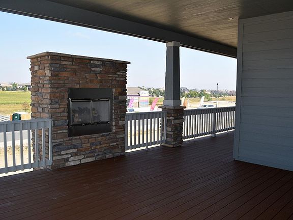 Stone outdoor gas fireplace