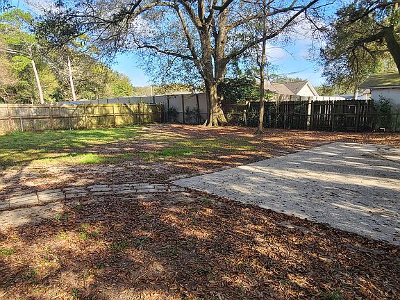 3rd image of 4689 Durham Dr