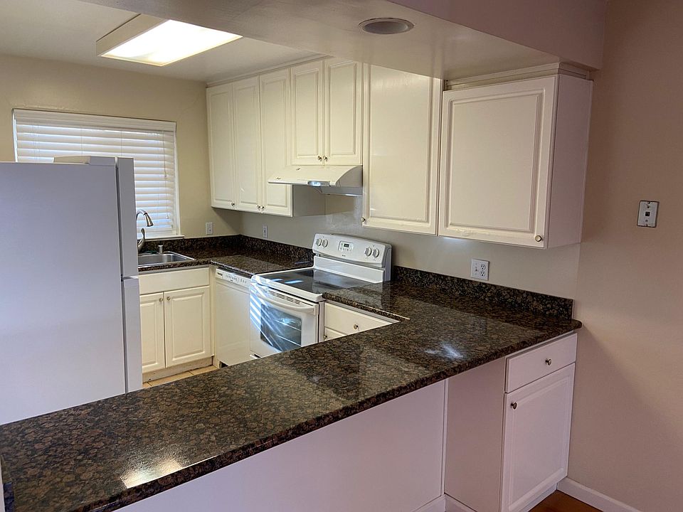 1st image of 7125 Rainbow Dr APT 2
