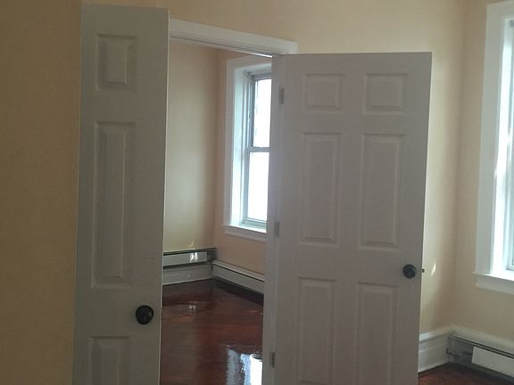 3rd image of 22 Lefferts Ave #1R