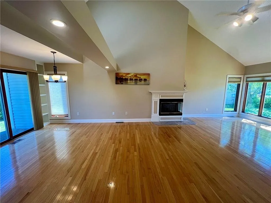 3 bed, 2.0 bath, 1538 sqft, $3,500 — Photo 3