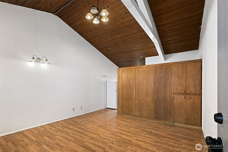 3rd image of 1718 Summit Avenue