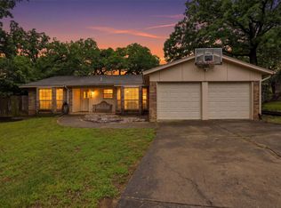 7658 Blue Carriage Ct, Fort Worth, TX 76120