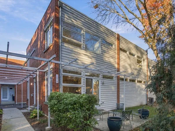 1519 Monroe St APT C, Evanston, IL 60202