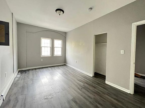 5th image of 37 Columbia Ave Floor 3